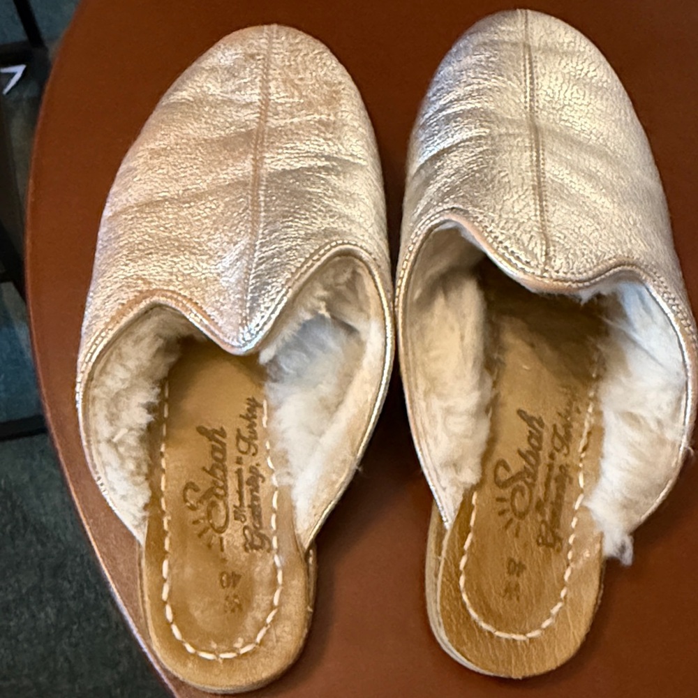 Women's Gold/silver Slip-On slippers Sabahs